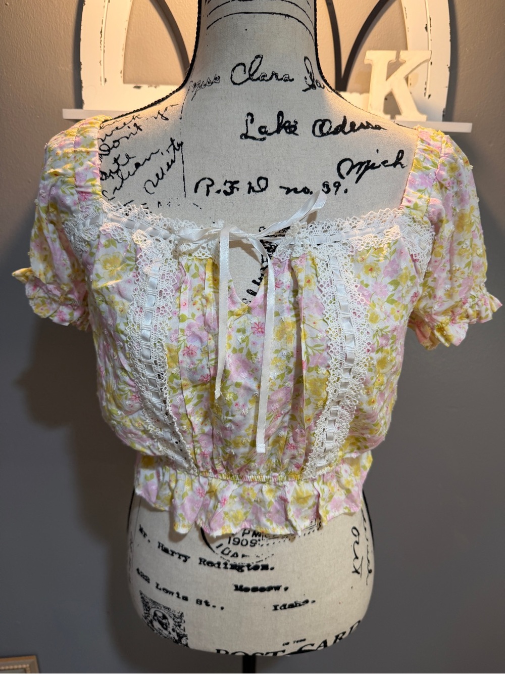 SELF E FLORAL CROPPED PEASANT TOP SZ S NWT